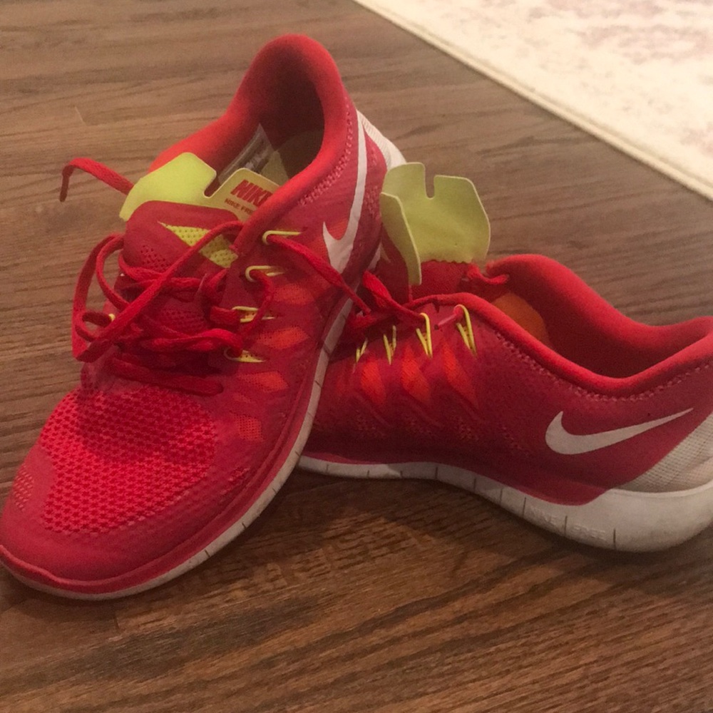 Like new nike free 5.0 women’s size 9.5